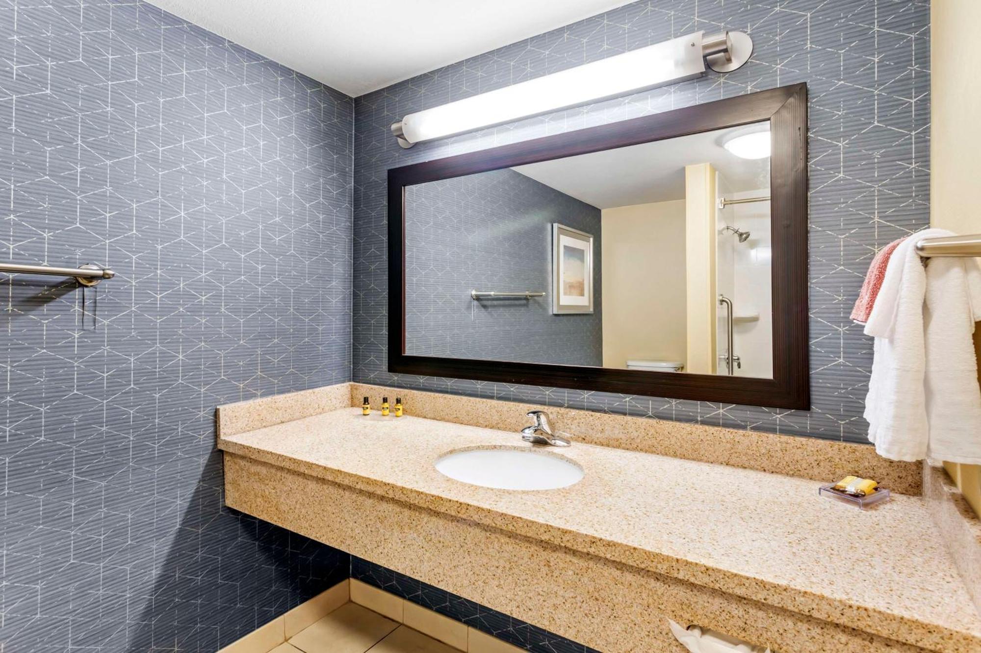 Best Western Plus Provo University Inn Екстериор снимка